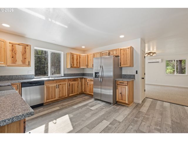 536 Annis St, Canyonville, OR 97417