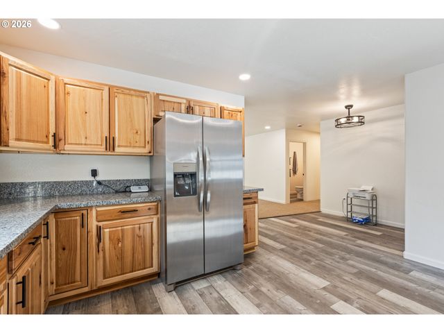 536 Annis St, Canyonville, OR 97417