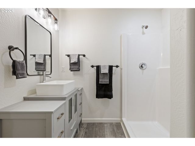 536 Annis St, Canyonville, OR 97417