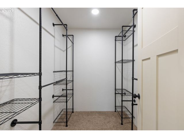 536 Annis St, Canyonville, OR 97417