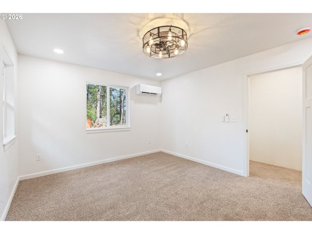 536 Annis St, Canyonville, OR 97417