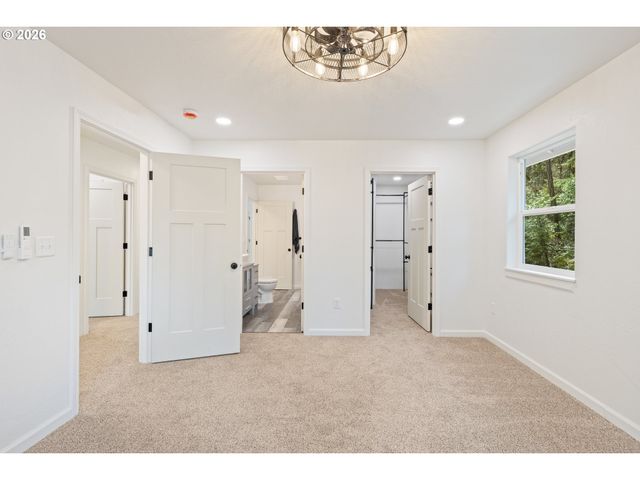 536 Annis St, Canyonville, OR 97417