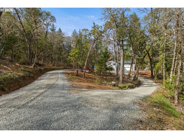 536 Annis St, Canyonville, OR 97417