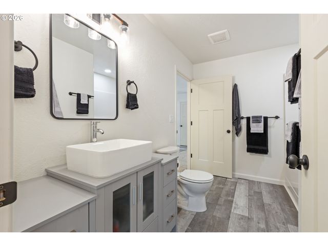 536 Annis St, Canyonville, OR 97417