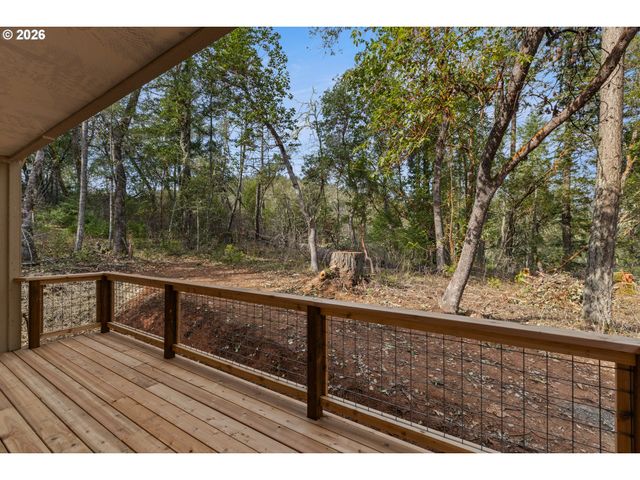 536 Annis St, Canyonville, OR 97417