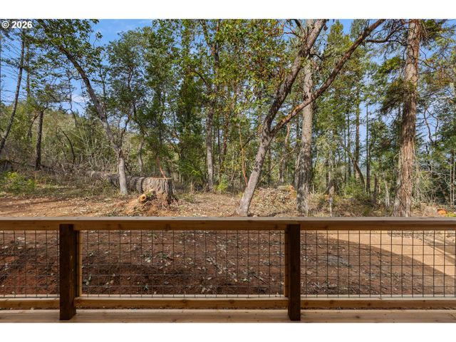 536 Annis St, Canyonville, OR 97417