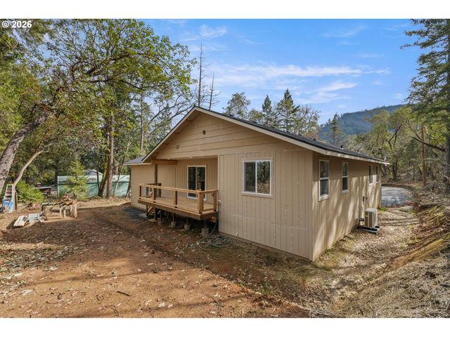 536 Annis St, Canyonville, OR 97417
