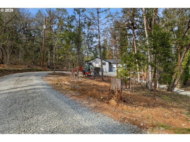 536 Annis St, Canyonville, OR 97417