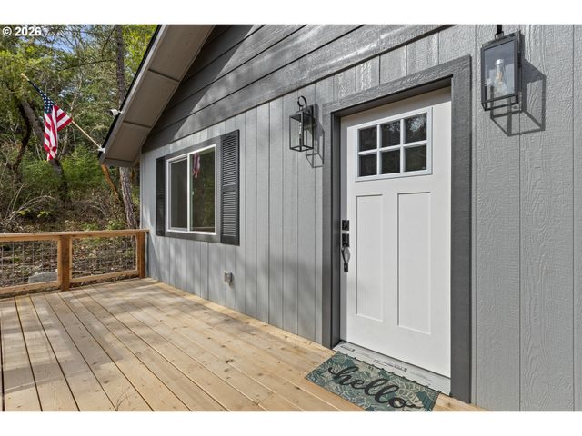 536 Annis St, Canyonville, OR 97417