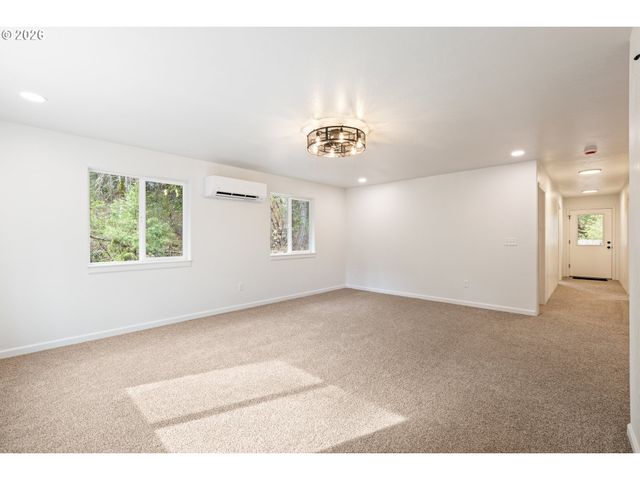 536 Annis St, Canyonville, OR 97417