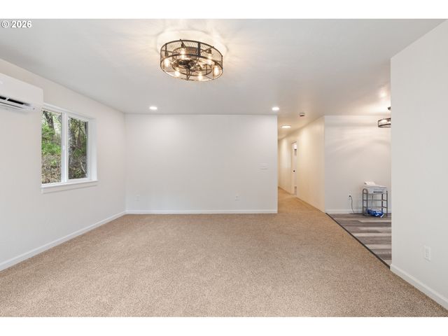 536 Annis St, Canyonville, OR 97417