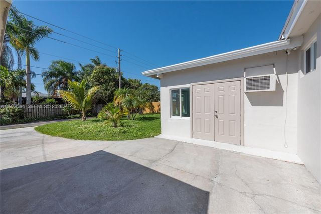 326 SE 3rd Ter, Dania Beach, FL 33004