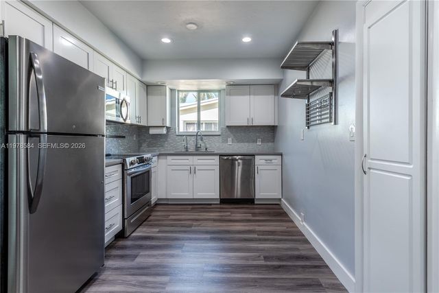 326 SE 3rd Ter, Dania Beach, FL 33004