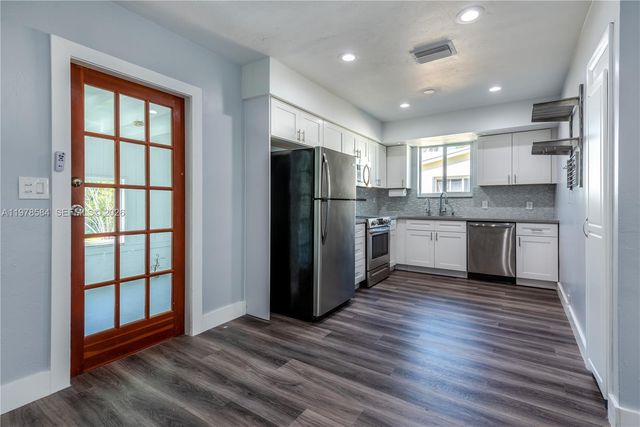 326 SE 3rd Ter, Dania Beach, FL 33004