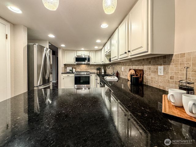 1831 SE Mill Fern Drive, Mill Creek, WA 98012