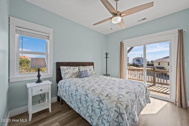 3663 Island Drive, Sneads Ferry, NC 28460