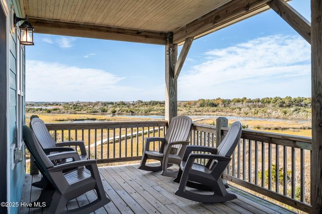 3663 Island Drive, Sneads Ferry, NC 28460