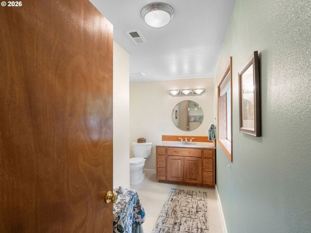 12002 Ne SHANGHAI Rd, Vancouver, WA 98682