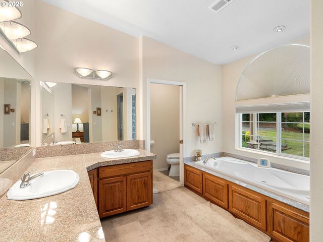 12002 Ne SHANGHAI Rd, Vancouver, WA 98682