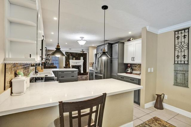 4981 SW 186th Avenue, Southwest Ranches, FL 33332