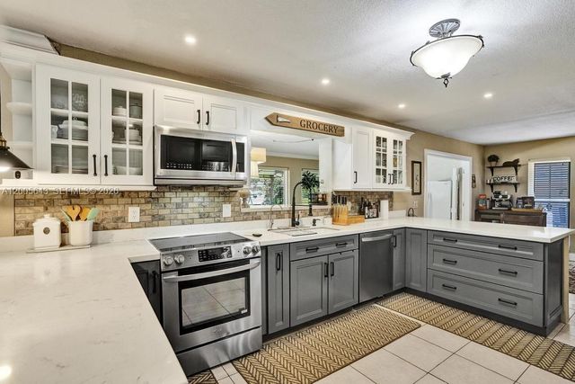 4981 SW 186th Avenue, Southwest Ranches, FL 33332