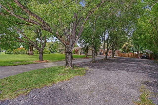 4981 SW 186th Avenue, Southwest Ranches, FL 33332