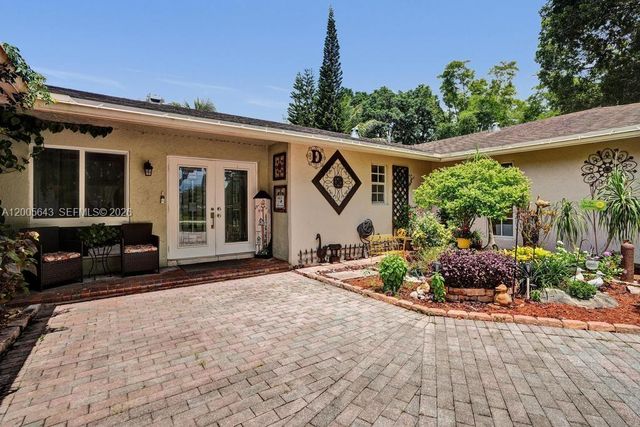 4981 SW 186th Avenue, Southwest Ranches, FL 33332