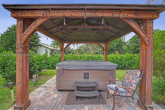 4981 SW 186th Avenue, Southwest Ranches, FL 33332