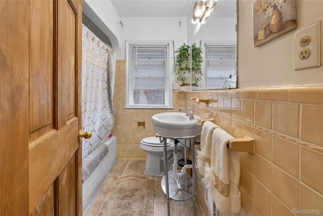 17420 Annchester Road, Detroit, MI 48219