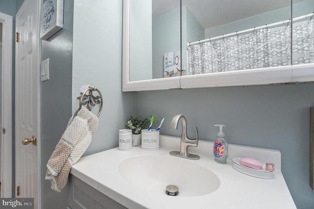 1585 EDGEWOOD AVE, Abington, PA 19001