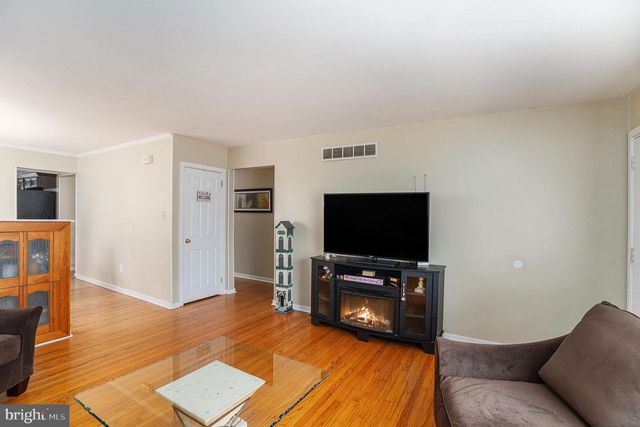 1585 EDGEWOOD AVE, Abington, PA 19001