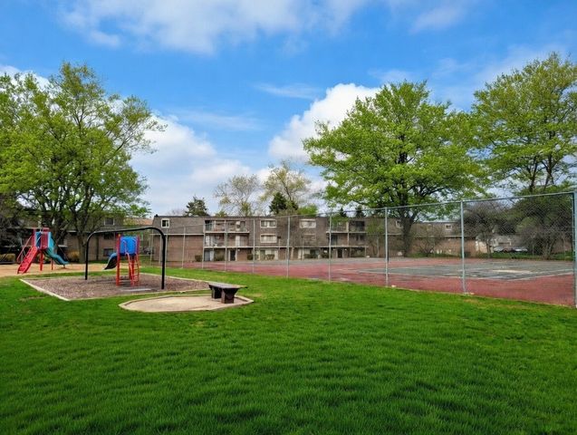 204 E Bailey Road D, Naperville, IL 60565