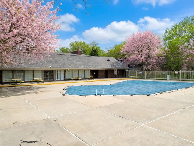 204 E Bailey Road D, Naperville, IL 60565