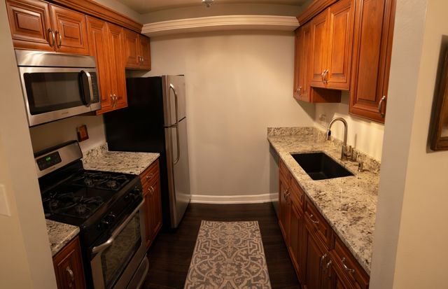204 E Bailey Road D, Naperville, IL 60565