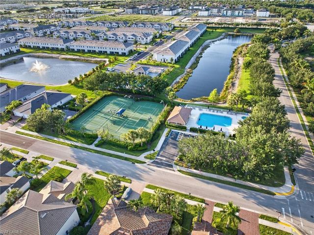 2196 Dragonfruit WAY, Naples, FL 34120