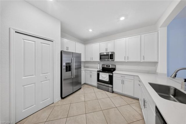 2196 Dragonfruit WAY, Naples, FL 34120