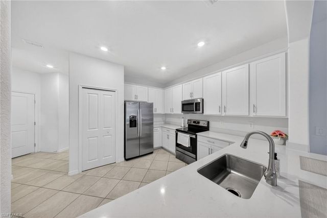 2196 Dragonfruit WAY, Naples, FL 34120