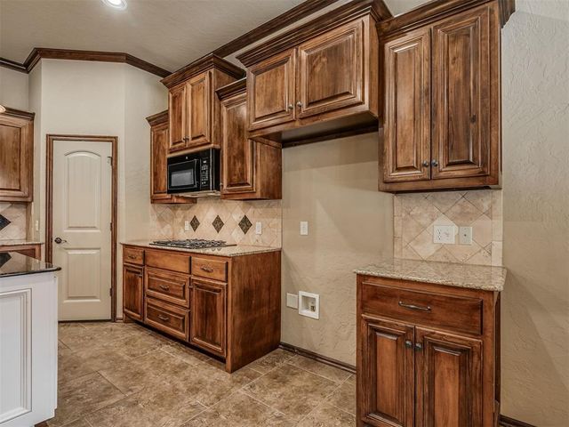 2704 SW 96th Circle, Oklahoma City, OK 73159