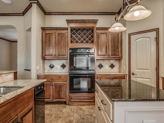 2704 SW 96th Circle, Oklahoma City, OK 73159