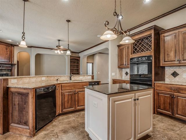 2704 SW 96th Circle, Oklahoma City, OK 73159