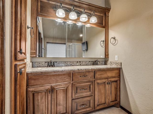 2704 SW 96th Circle, Oklahoma City, OK 73159