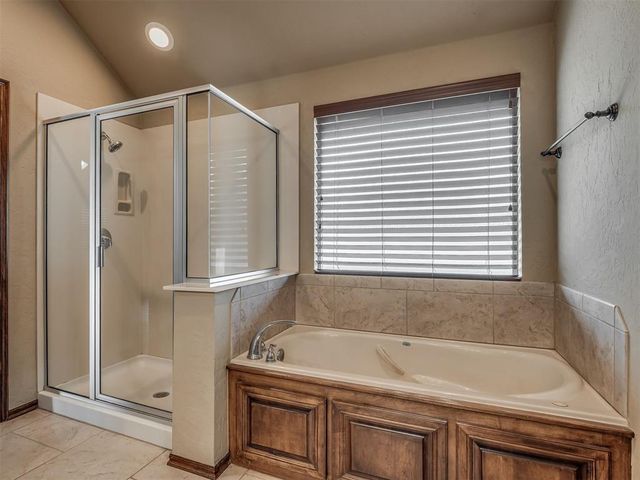 2704 SW 96th Circle, Oklahoma City, OK 73159