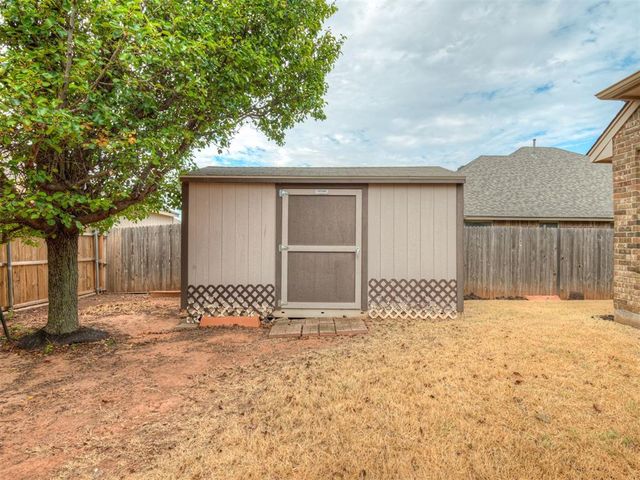 2704 SW 96th Circle, Oklahoma City, OK 73159