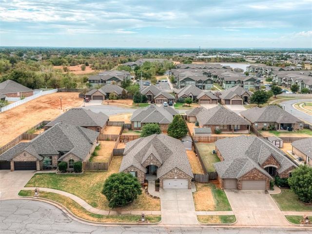 2704 SW 96th Circle, Oklahoma City, OK 73159