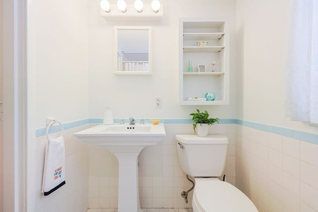 52 Orchard Street, Medfield, MA 02052