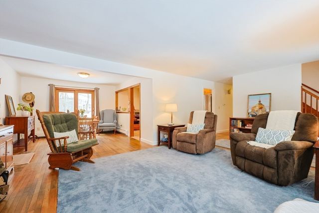 52 Orchard Street, Medfield, MA 02052