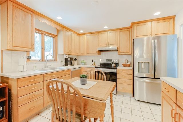52 Orchard Street, Medfield, MA 02052