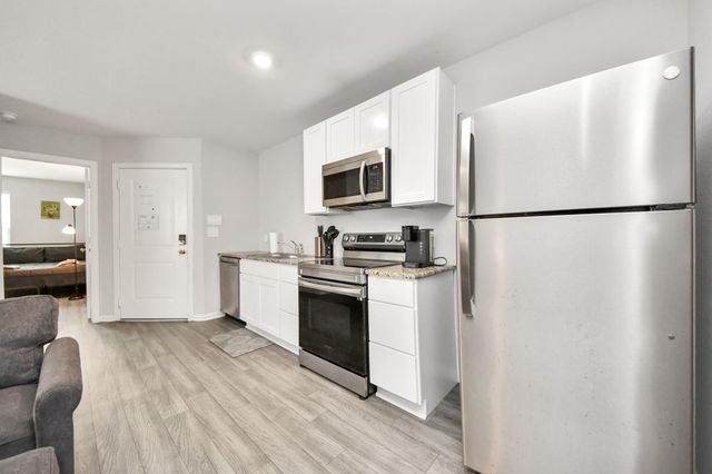 9027 Madera Road B, Houston, TX 77078