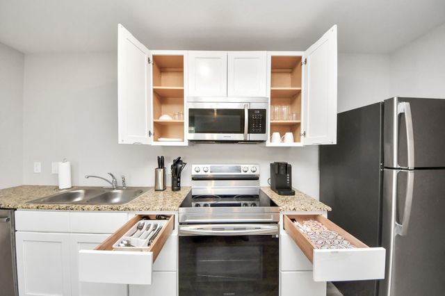 9027 Madera Road B, Houston, TX 77078