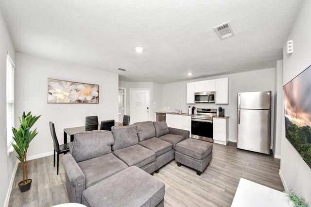 9027 Madera Road B, Houston, TX 77078
